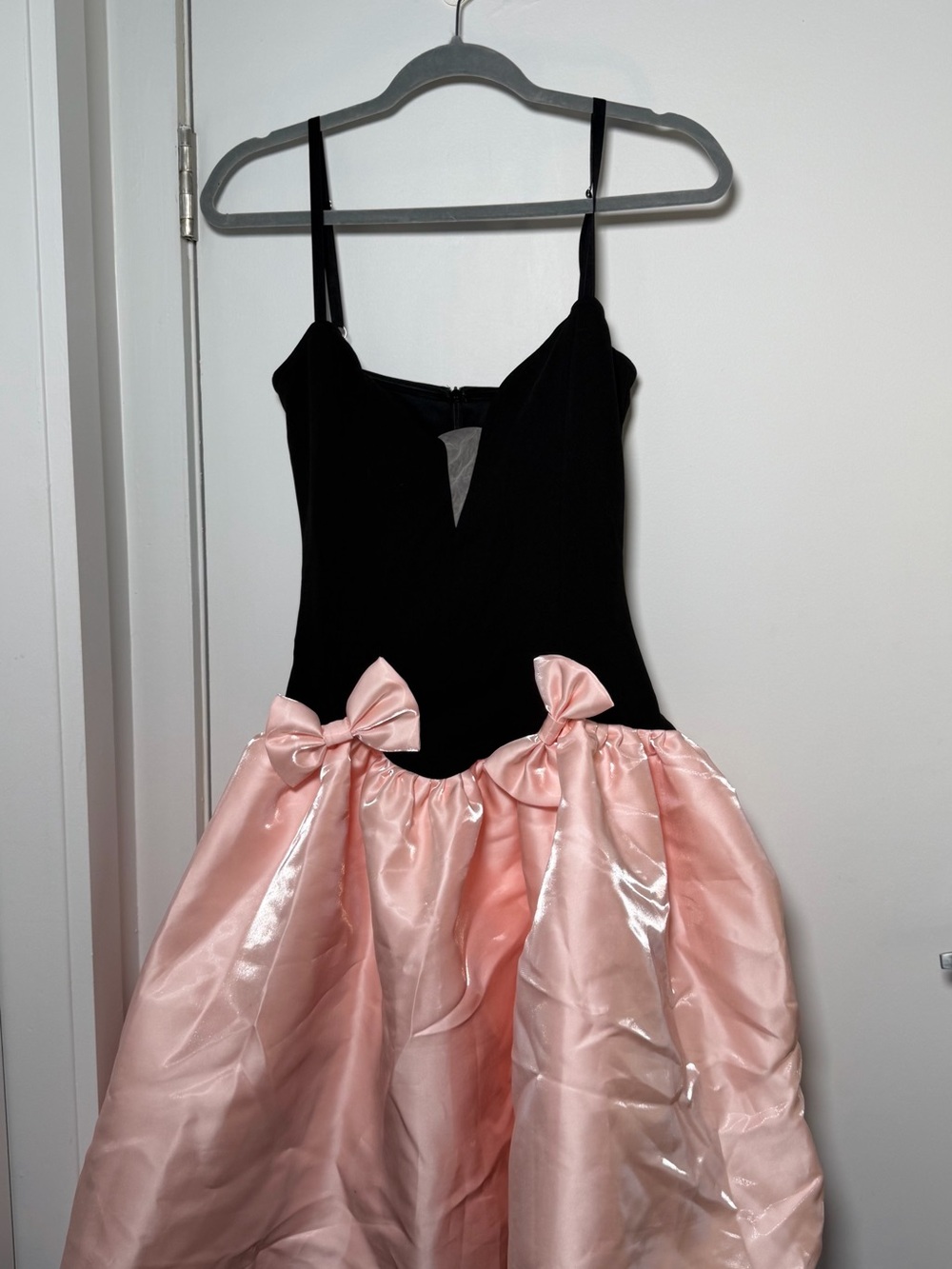 Black & Pink Bow-Accent Prom Dress
